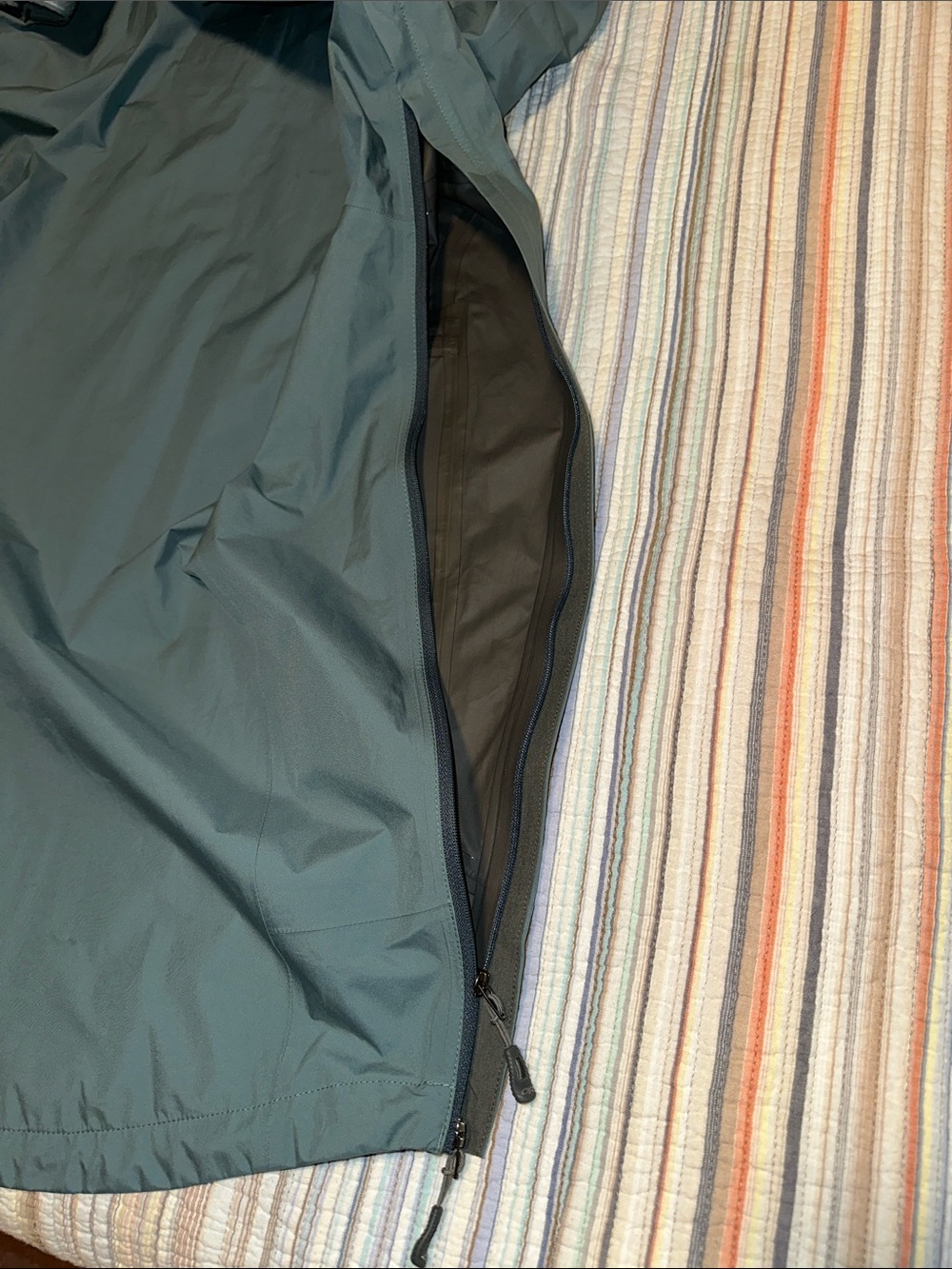 Outdoor Research Men's Gore-Tex Hooded Raincoat - Slate Green - Picture 11 of 13